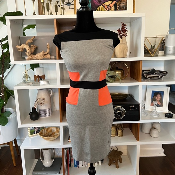 French Connection stretch dress in size 6 - Picture 4 of 7